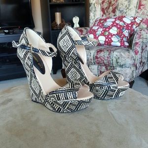 Madden Girl Wedges